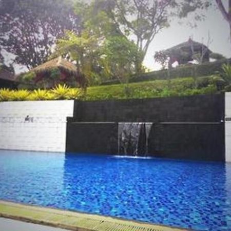 La Oma Hotel&Cafe Lembang Esterno foto