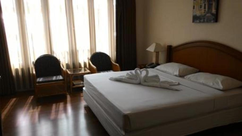 La Oma Hotel&Cafe Lembang Esterno foto