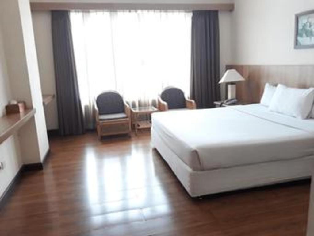 La Oma Hotel&Cafe Lembang Esterno foto