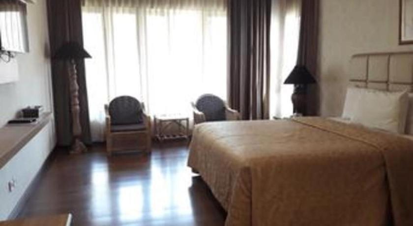 La Oma Hotel&Cafe Lembang Esterno foto