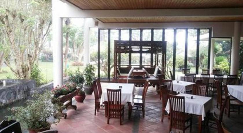 La Oma Hotel&Cafe Lembang Esterno foto