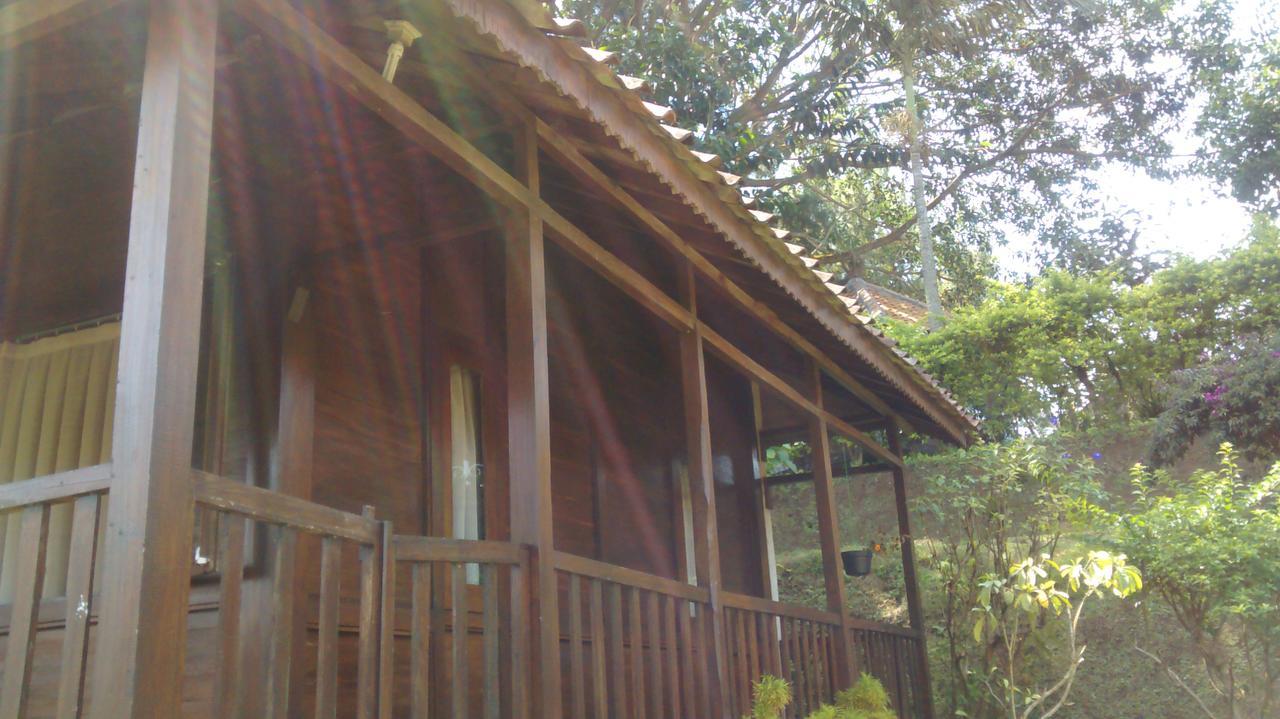 La Oma Hotel&Cafe Lembang Esterno foto